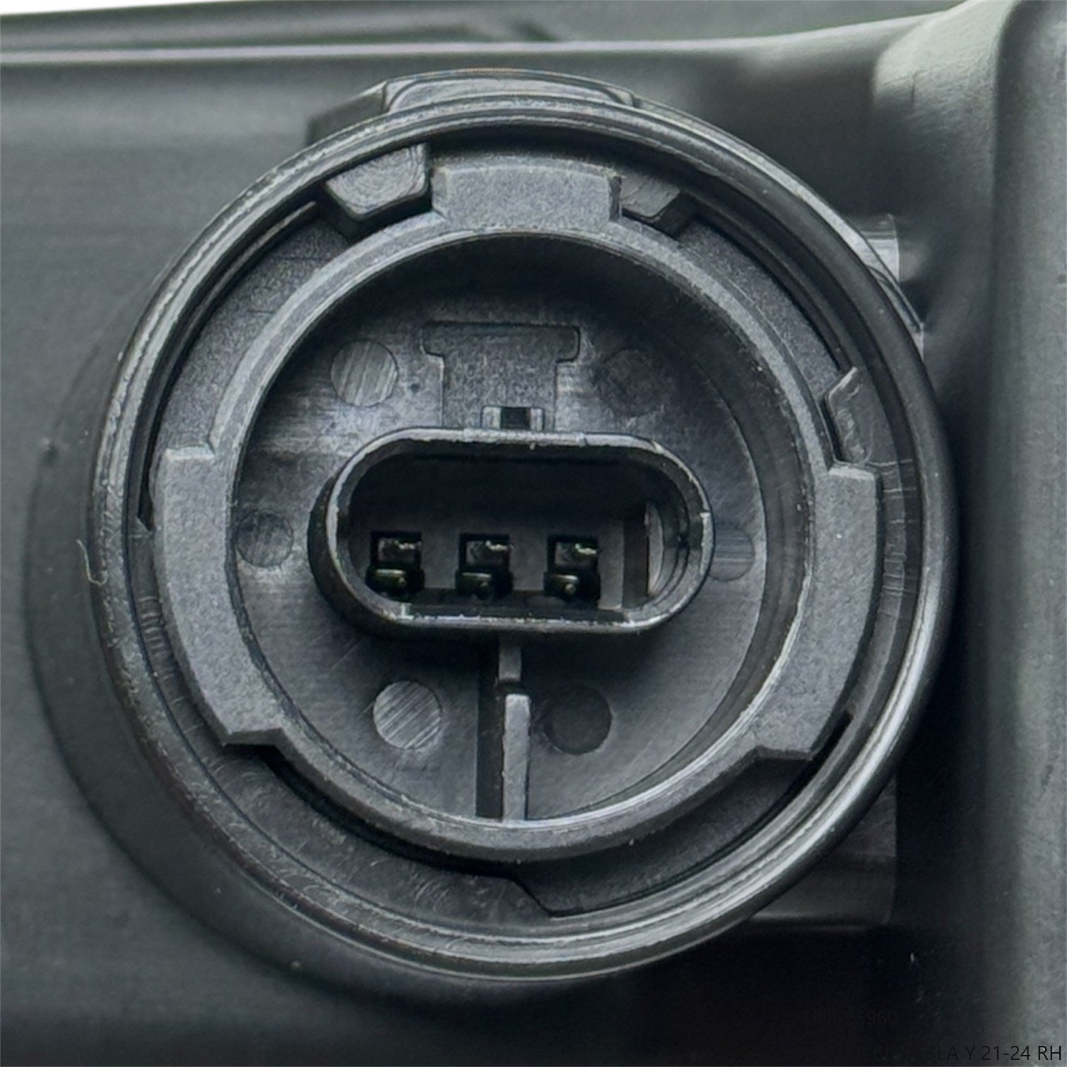 Tesla Y 21-24 Sağ Lamba Sis 2 LAMBA SİS TESLA Y 21-24 RH — görsel 2